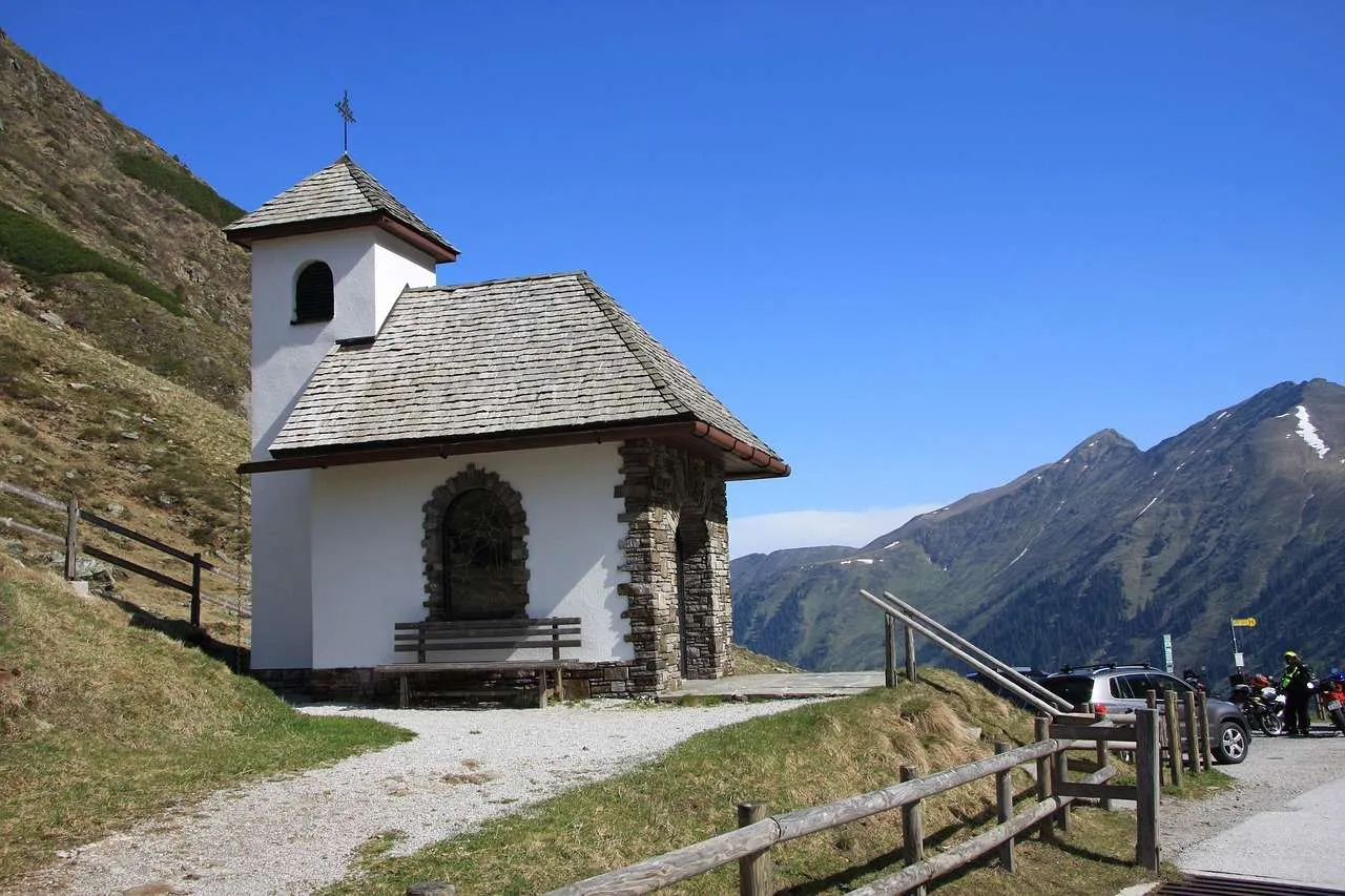 Repair of Roofing: Expert Guide to Fixes